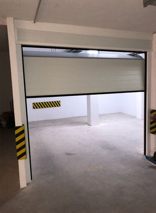 Puertas automátizadas hechas por Cerrajería Pancorbo en Valencia 005